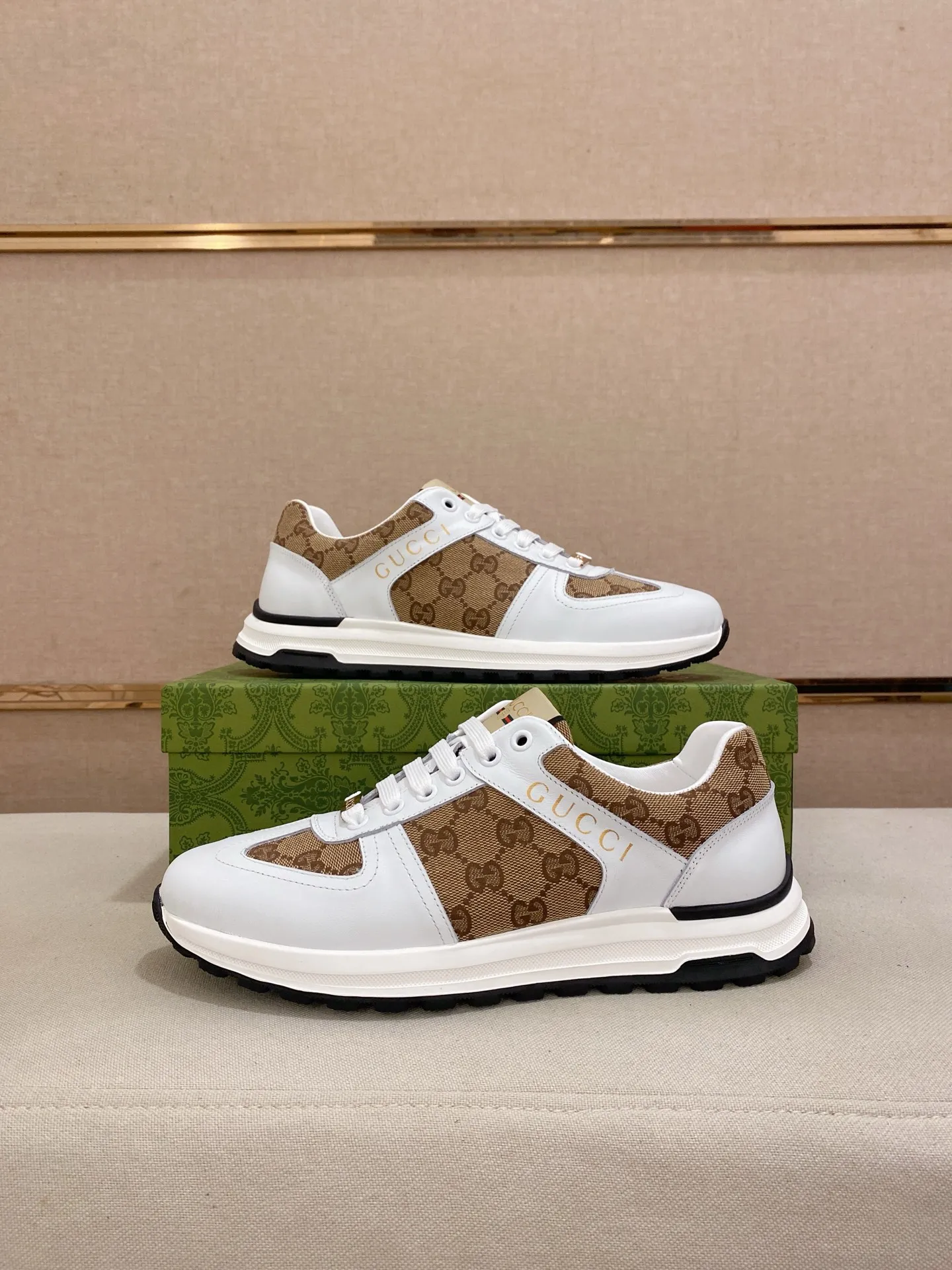 Men's clothing and shoes💰 400💰🇮🇹🇮🇹GUCCI (Gucci) top 🔍🔍 new models are on sale at the same time, the upper 🇮🇹 is imported Italian first-layer cowhide, the lining is fully imported sheepskin 💪💪, completely 1⃣️compared 1⃣️Reproduction🇮🇹💪💪, ⚠Sole: The original sole is specially provided by the original factory, the exclusive movable molded sole is super comfortable, ⚠Original factory follow-up goods, 🔍🔍high quality, you can enter and leave the counter at will, welcome to compare⚠. Code number: 38-44 (45 is custom-made and cannot be returned or exchanged)